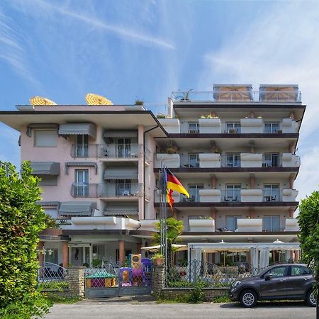 Hotel Residence Villa Marzia Marina di Pietrasanta Exterior photo