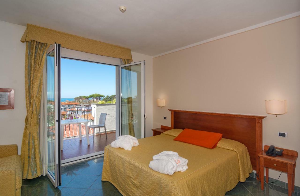 Hotel Residence Villa Marzia Marina di Pietrasanta Exterior photo
