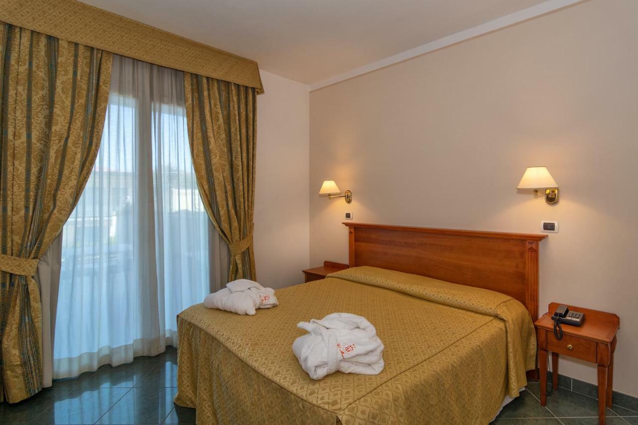 Hotel Residence Villa Marzia Marina di Pietrasanta Exterior photo