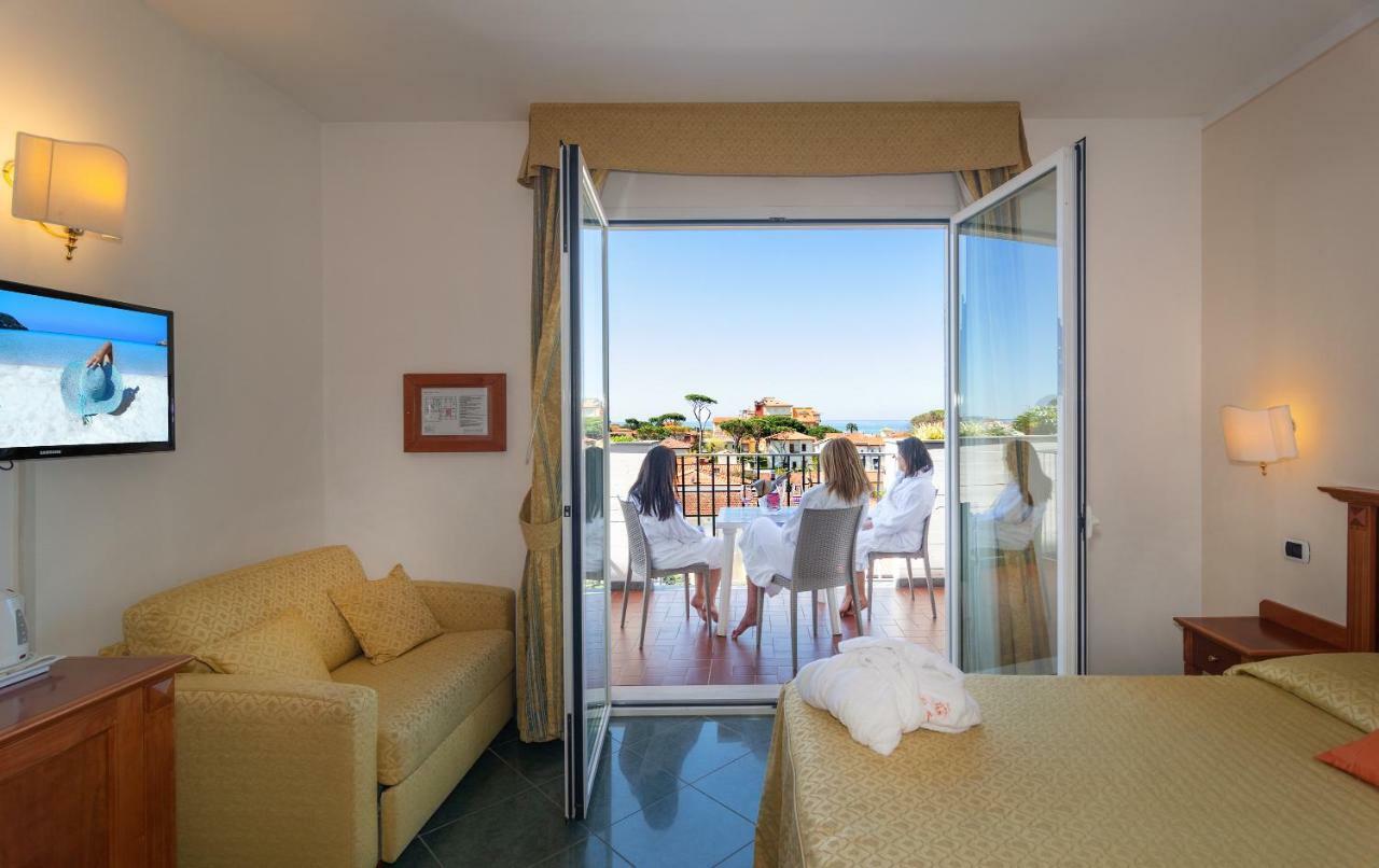 Hotel Residence Villa Marzia Marina di Pietrasanta Exterior photo